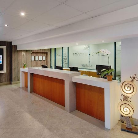 Protea Hotel By Marriott Pretoria Hatfield ภายนอก รูปภาพ