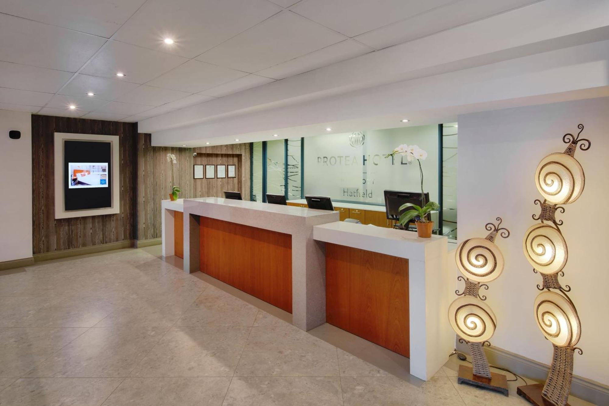 Protea Hotel By Marriott Pretoria Hatfield ภายนอก รูปภาพ