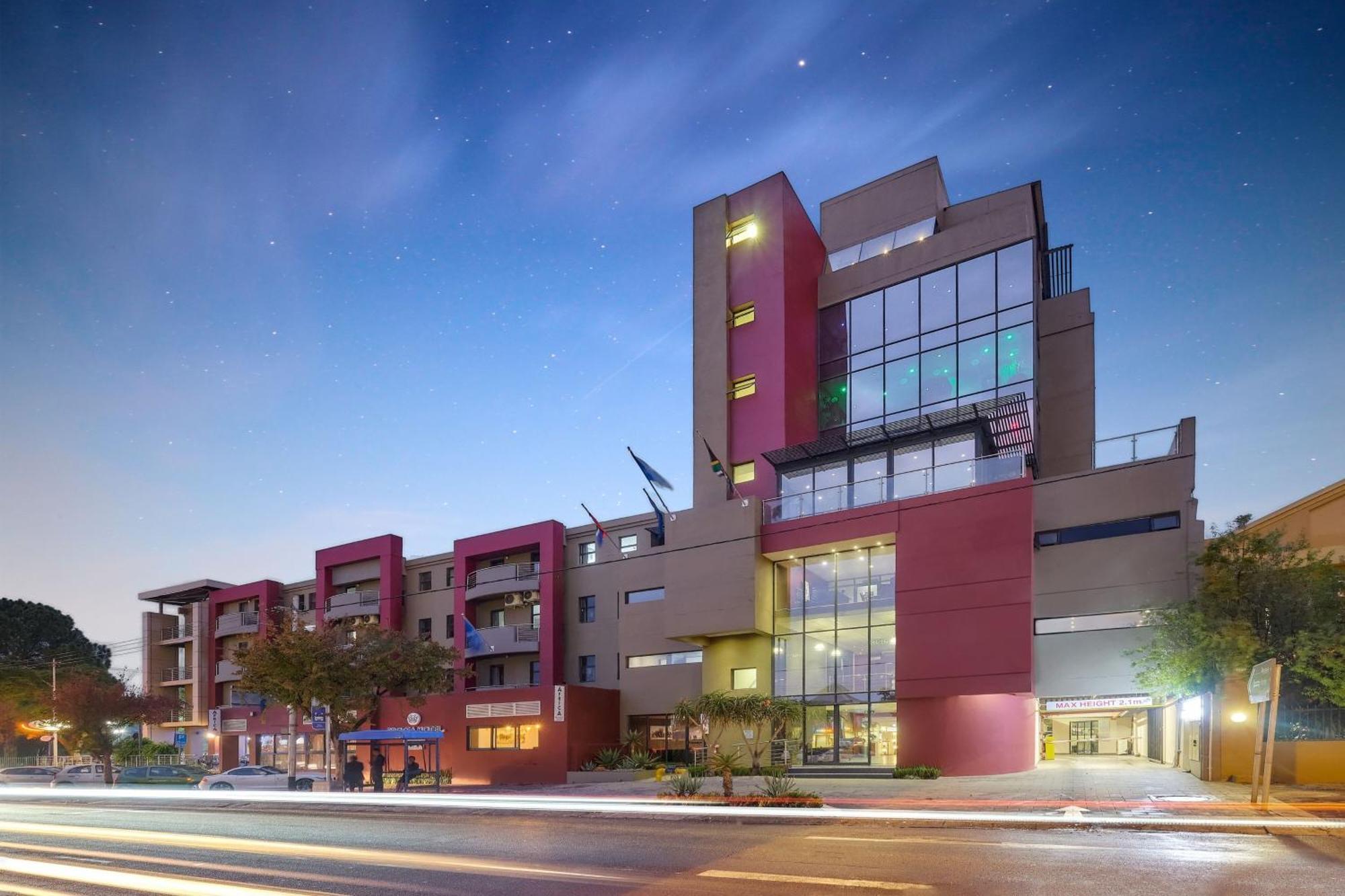 Protea Hotel By Marriott Pretoria Hatfield ภายนอก รูปภาพ