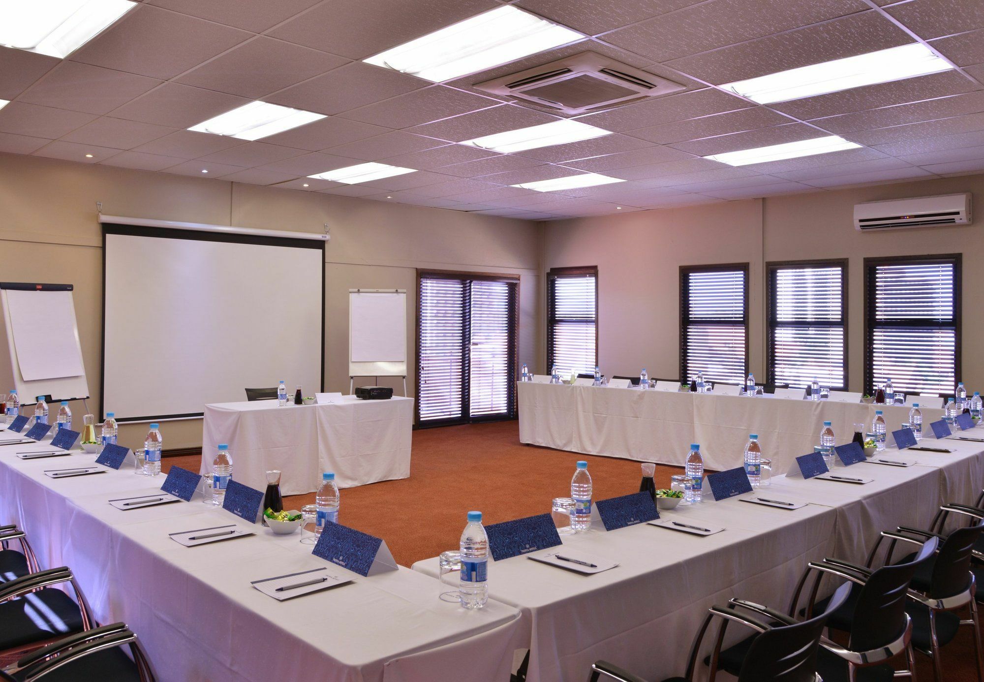 Protea Hotel By Marriott Pretoria Hatfield ภายนอก รูปภาพ