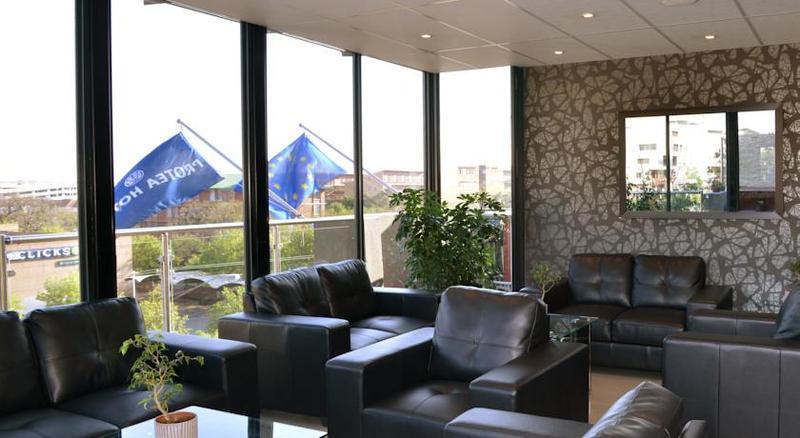 Protea Hotel By Marriott Pretoria Hatfield ภายนอก รูปภาพ